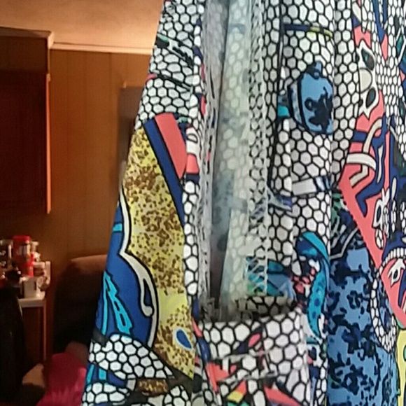 Multi cold shoulder dress blouse - Picture 2 of 4